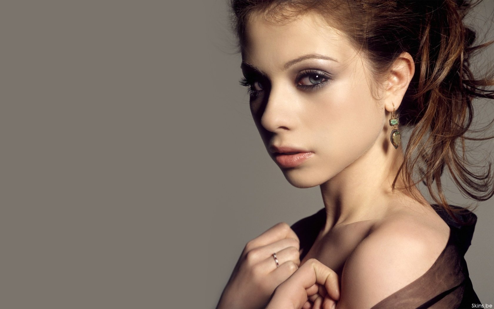 Awesome Michelle Trachtenberg free background ID:353012 for hd 1680x1050 computer