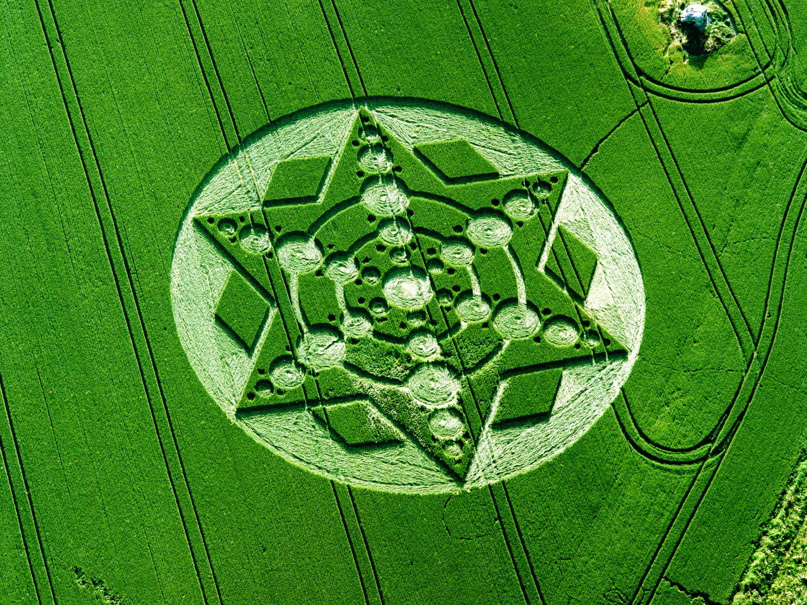 Download hd 1600x1200 Crop Circles PC background ID:495023 for free