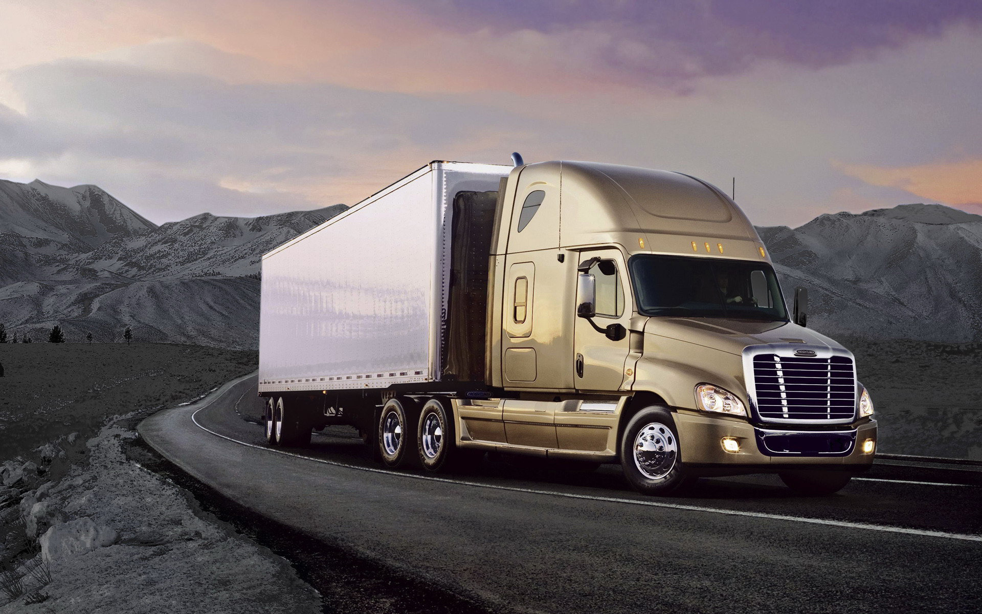 Free download Freightliner wallpaper ID:474401 hd 1920x1200 for PC