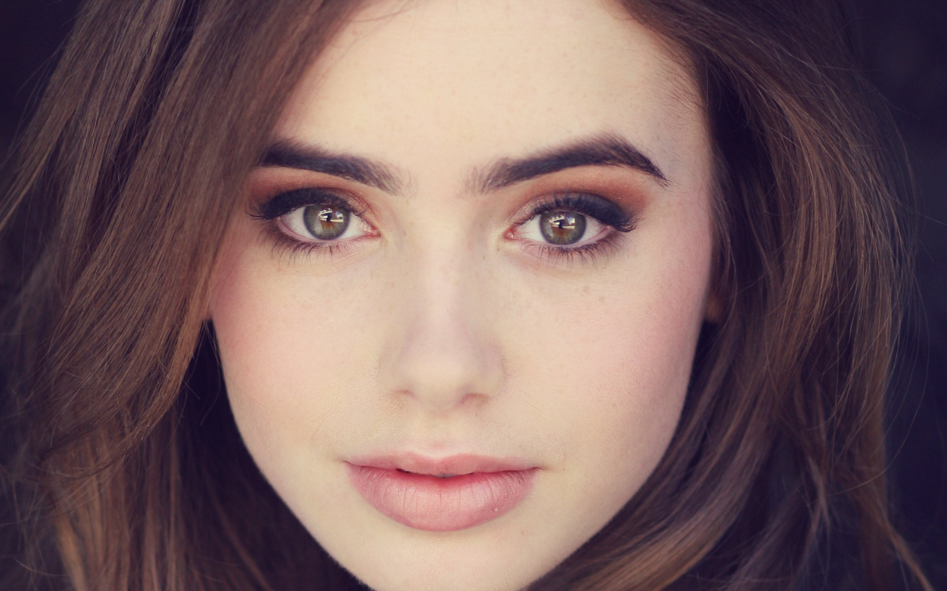 Download hd 1920x1200 Lily Collins PC wallpaper ID:410710 for free