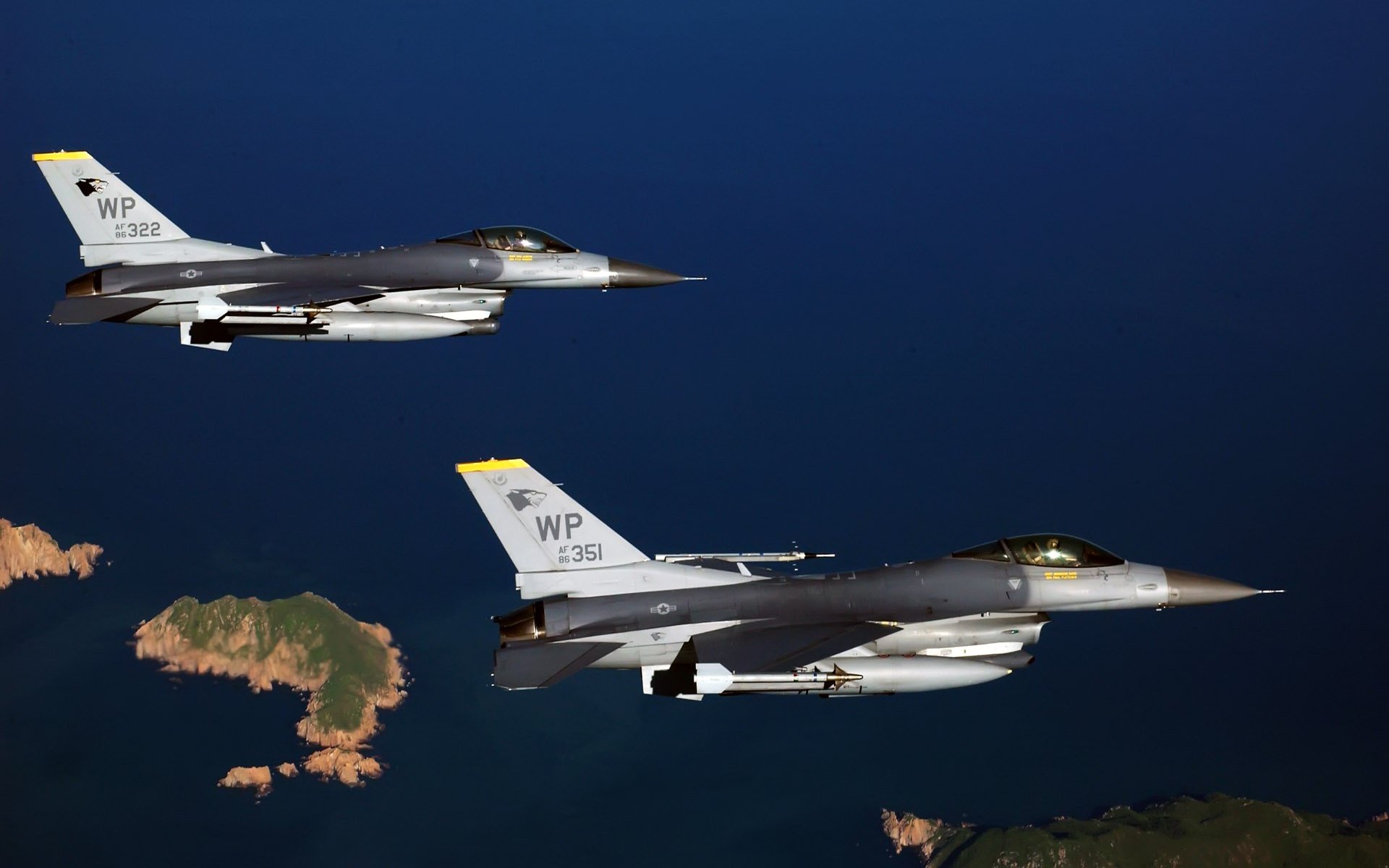 Awesome General Dynamics F-16 Fighting Falcon free wallpaper ID:175127 for hd 1920x1200 PC