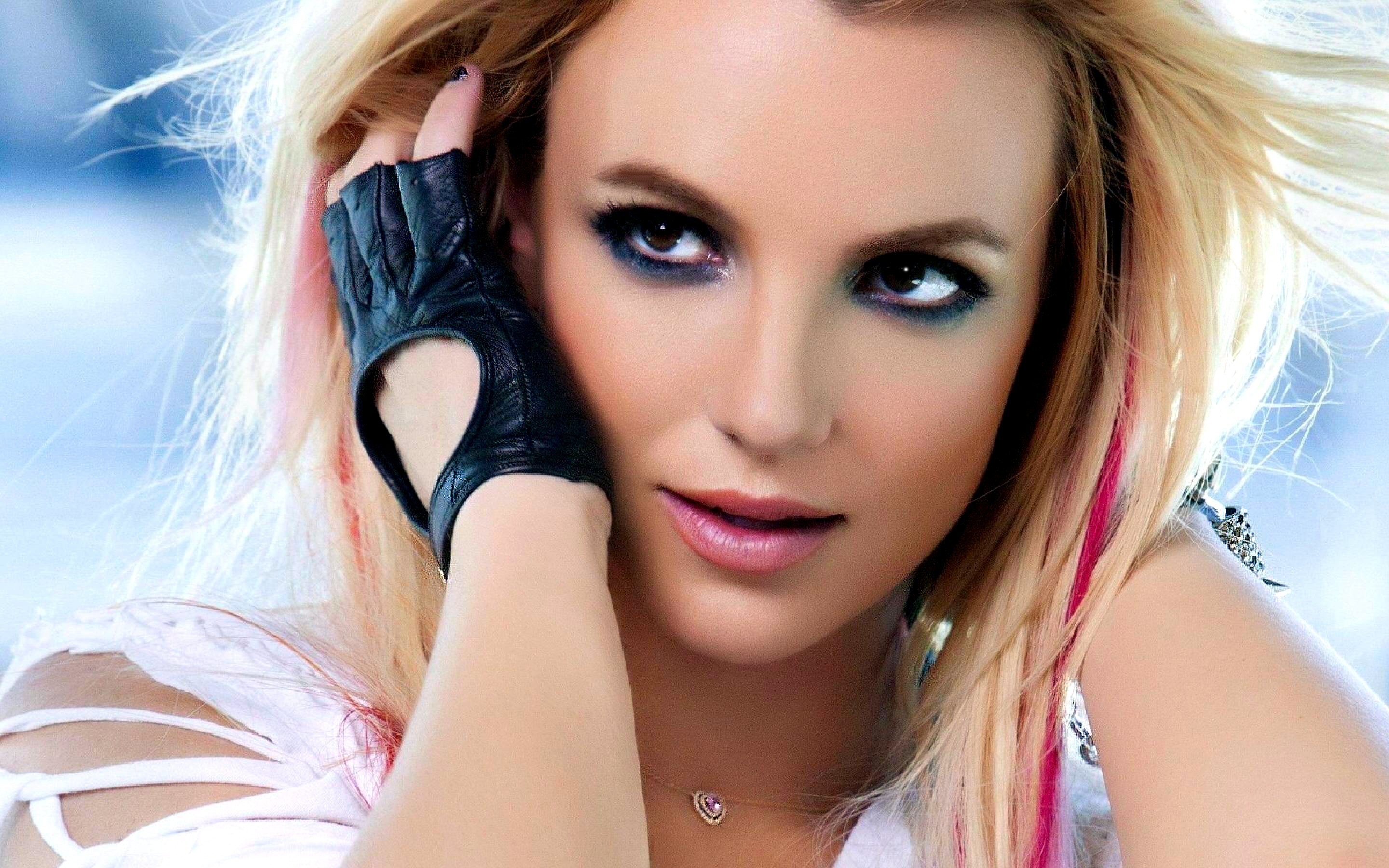 Awesome Britney Spears free wallpaper ID:141543 for hd 2880x1800 computer