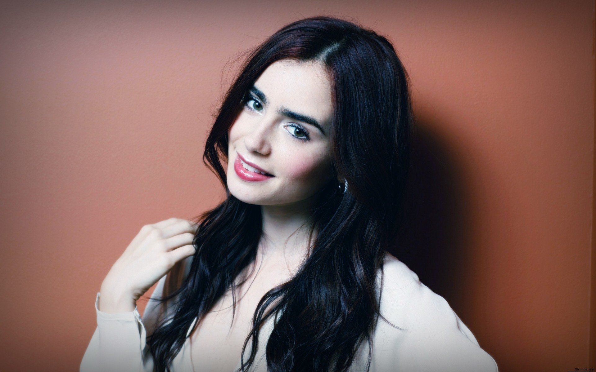 Download hd 1920x1200 Lily Collins computer background ID:410709 for free