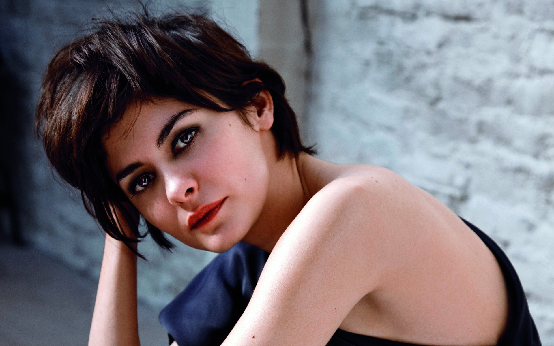 Download hd 1920x1200 Audrey Tautou desktop background ID:340672 for free