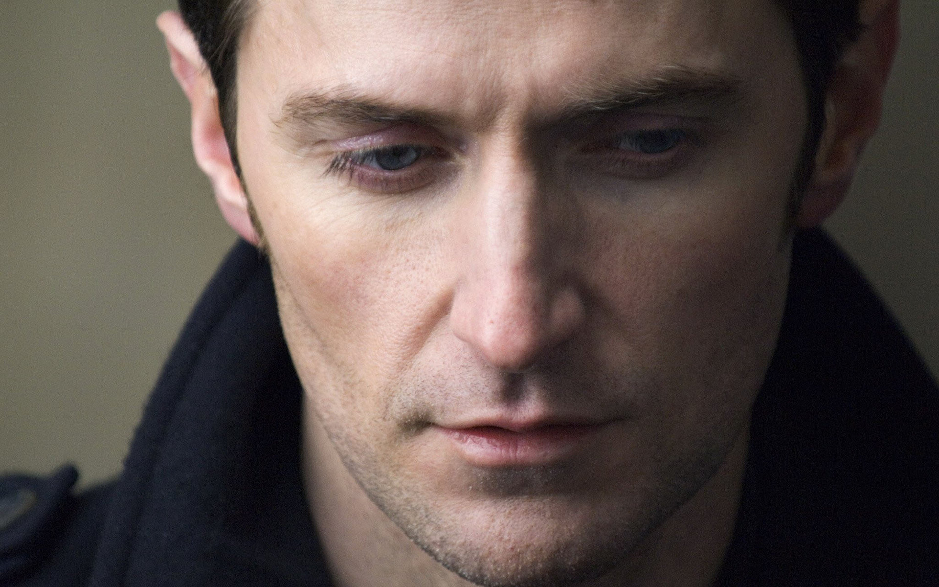 Download hd 1920x1200 Richard Armitage PC wallpaper ID:276963 for free