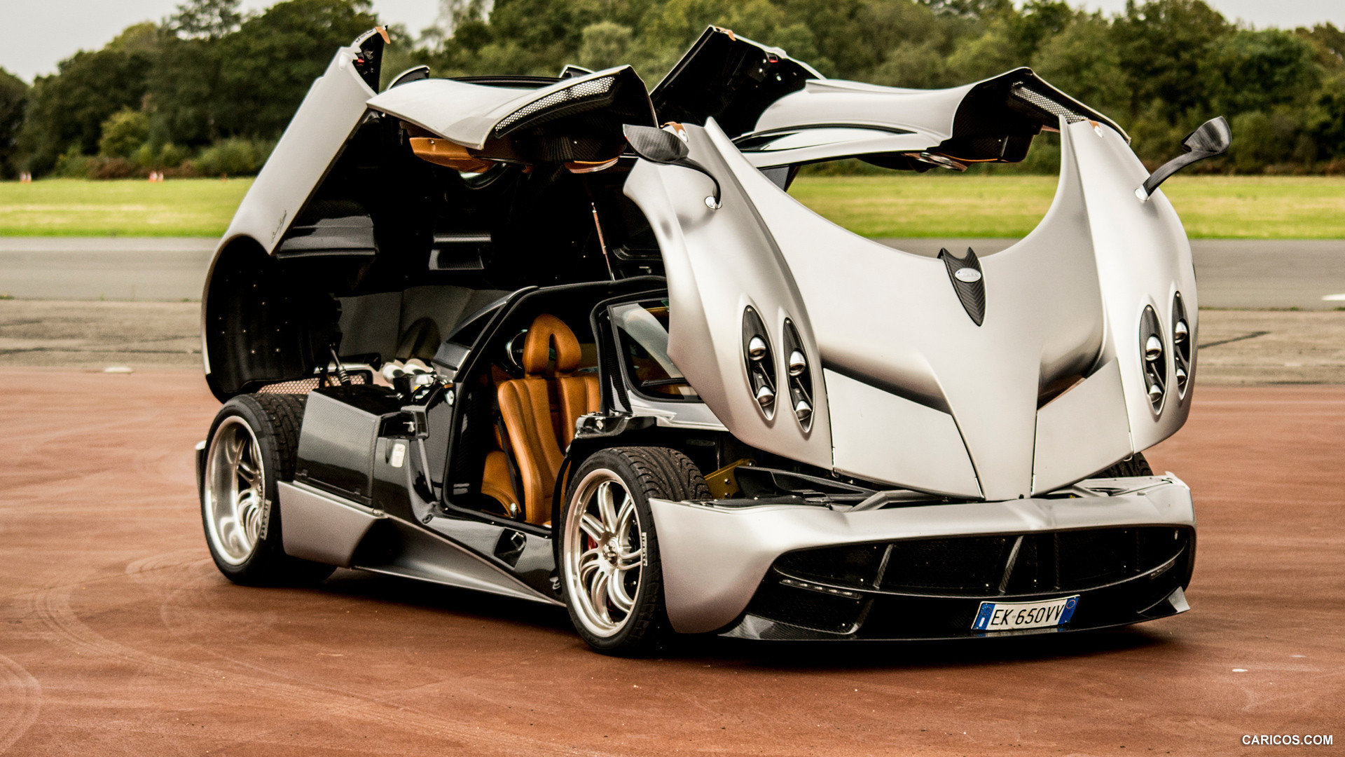 Awesome Pagani Huayra free background ID:160159 for full hd 1920x1080 desktop
