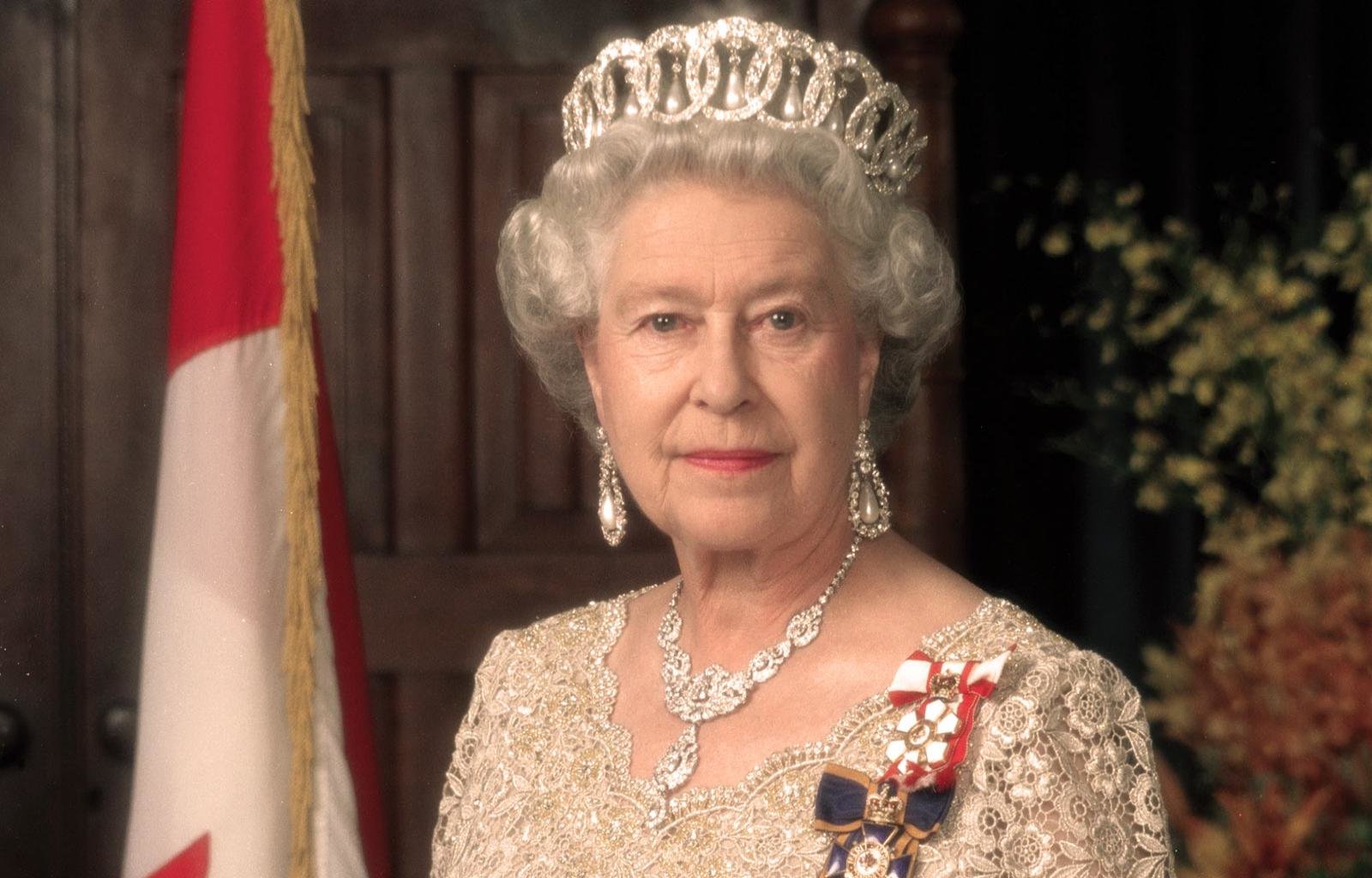 Free Queen Elizabeth 2 (II) high quality wallpaper ID:315141 for hd 1600x1024 PC