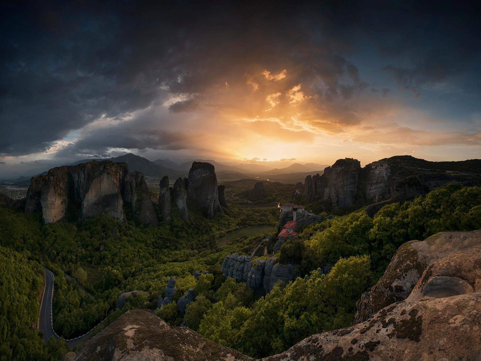 Download hd 2048x1536 Meteora computer background ID:498614 for free