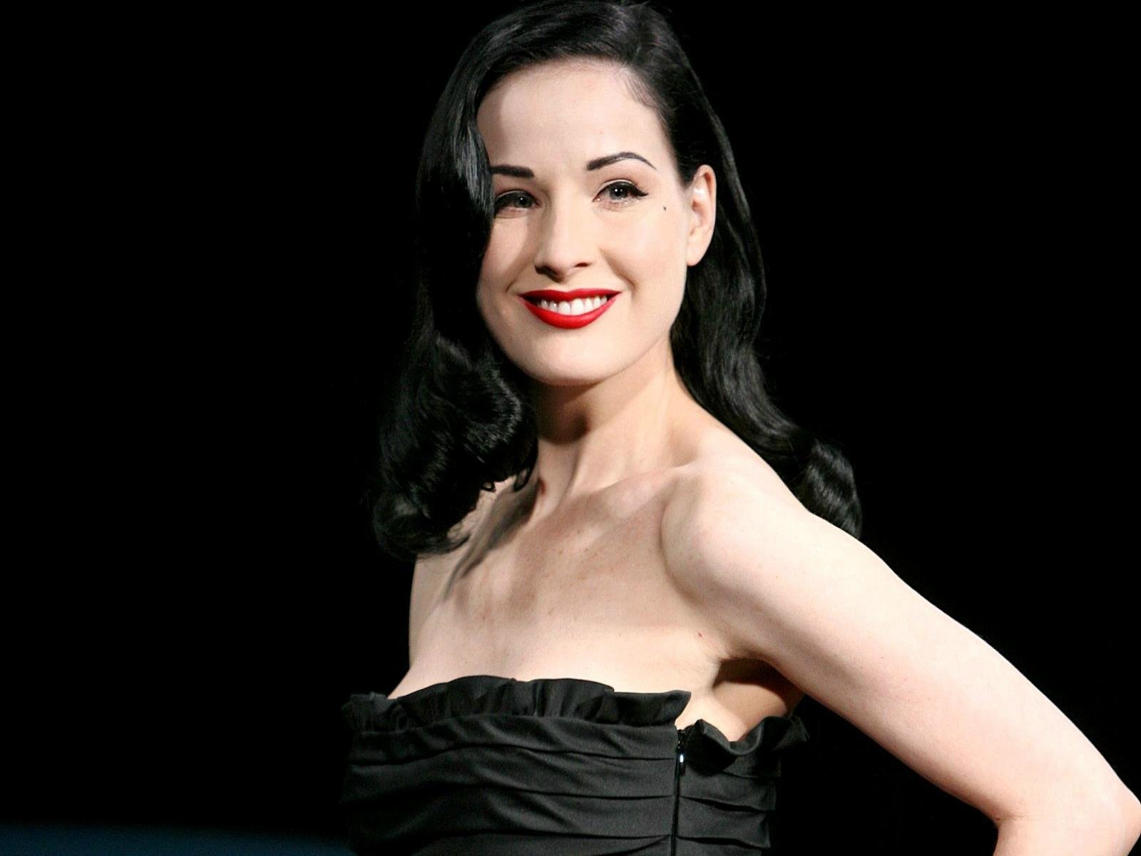 Awesome Dita Von Teese free background ID:10100 for hd 1600x1200 PC