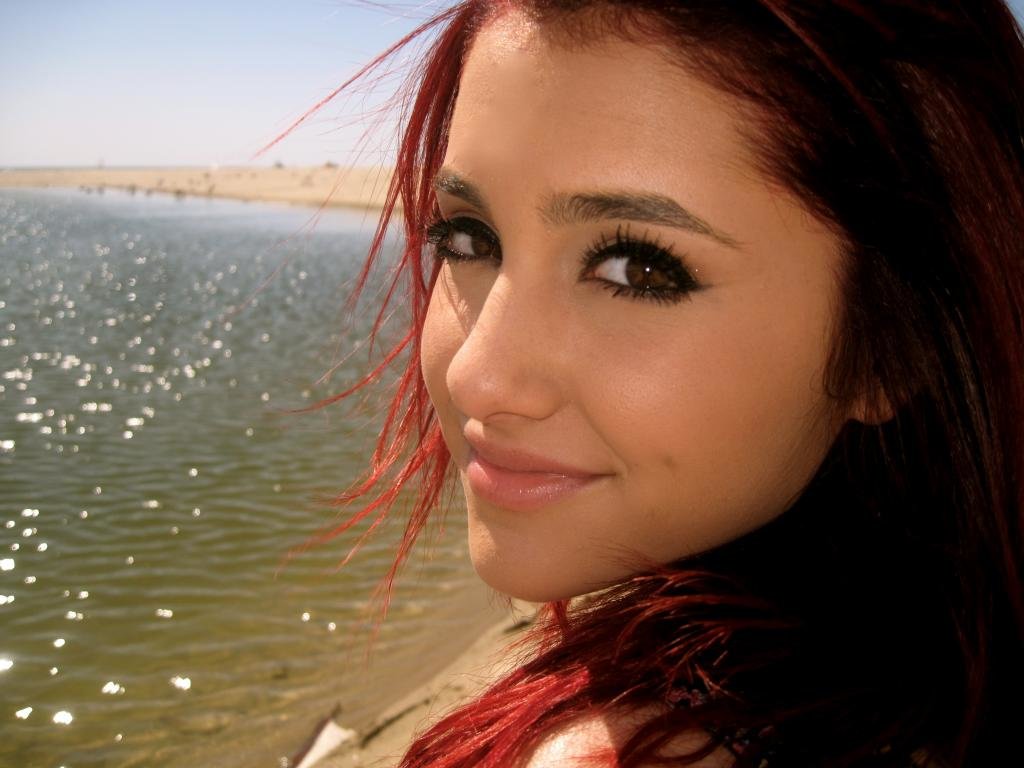Awesome Ariana Grande free wallpaper ID:132244 for hd 1024x768 PC
