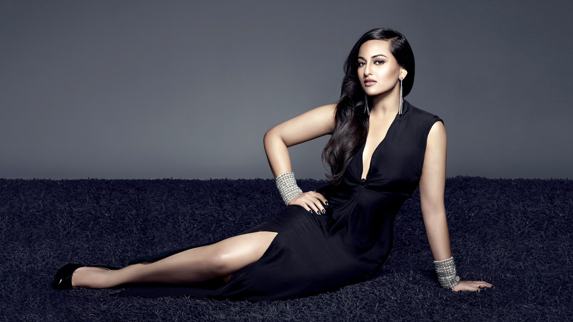 Awesome Sonakshi Sinha free wallpaper ID:375397 for 1080p computer