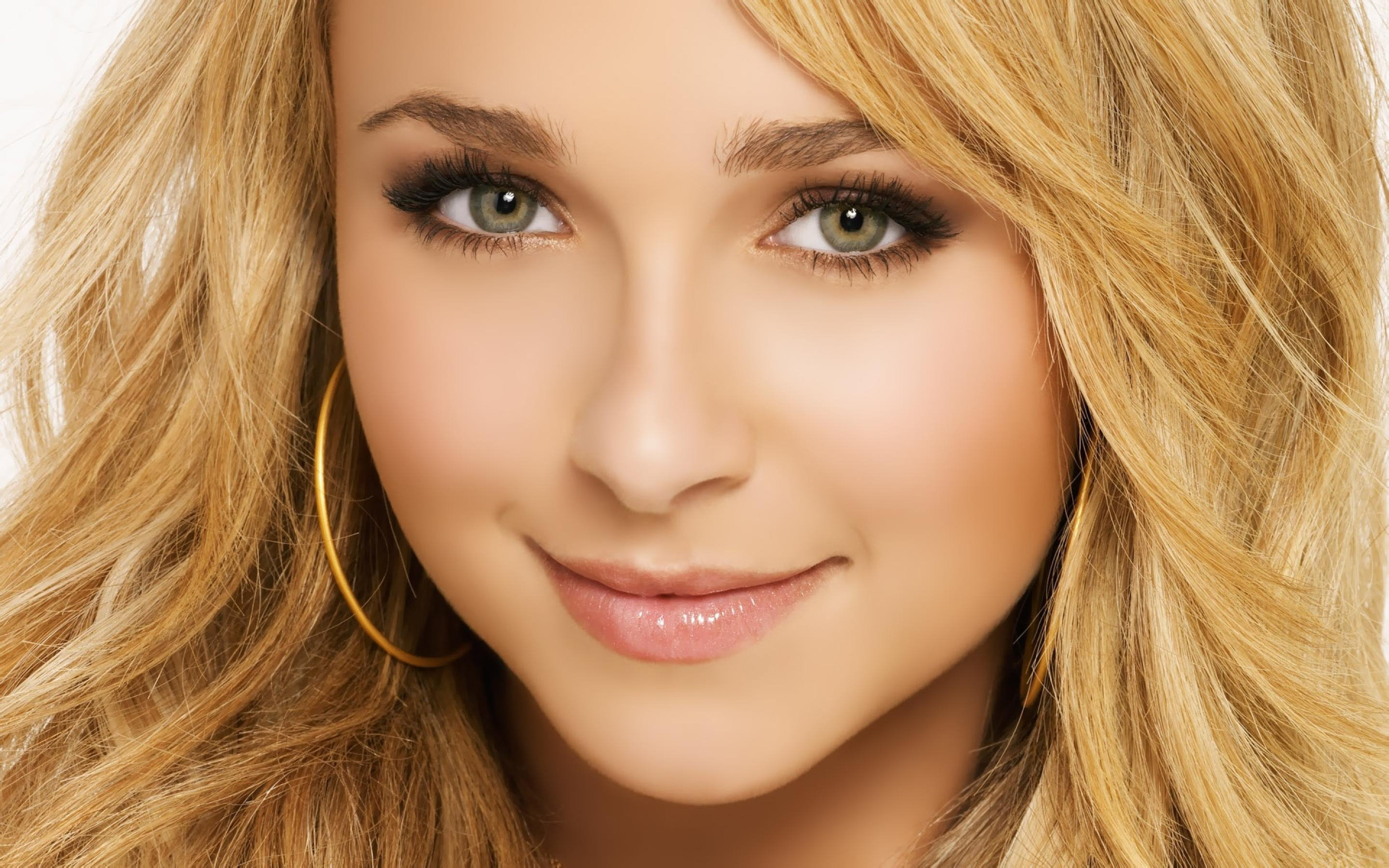 Download hd 2880x1800 Hayden Panettiere PC wallpaper ID:350421 for free