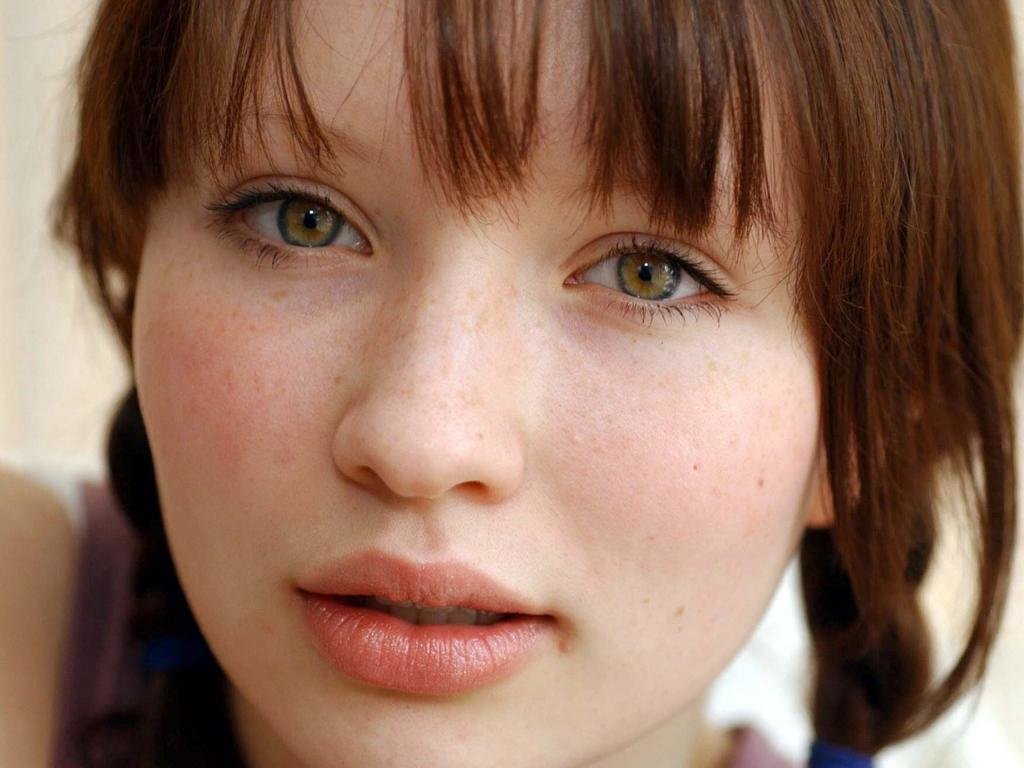 Download hd 1024x768 Emily Browning desktop background ID:294422 for free