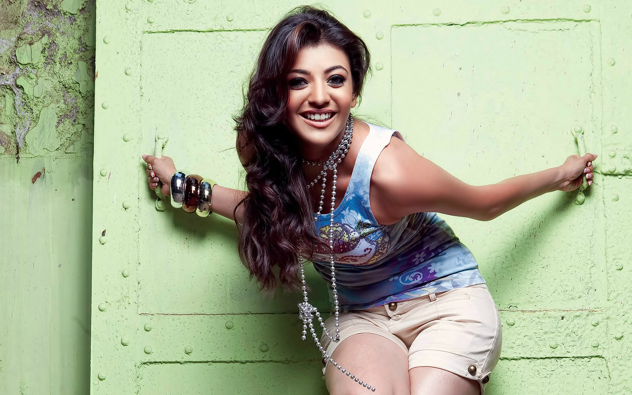 Download hd 2560x1600 Kajal Aggarwal computer background ID:166194 for free