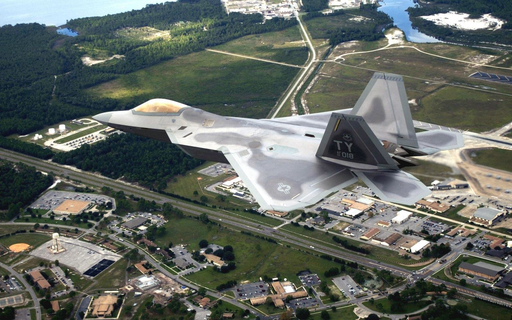 Best Lockheed Martin F-22 Raptor background ID:446262 for High Resolution hd 1680x1050 desktop