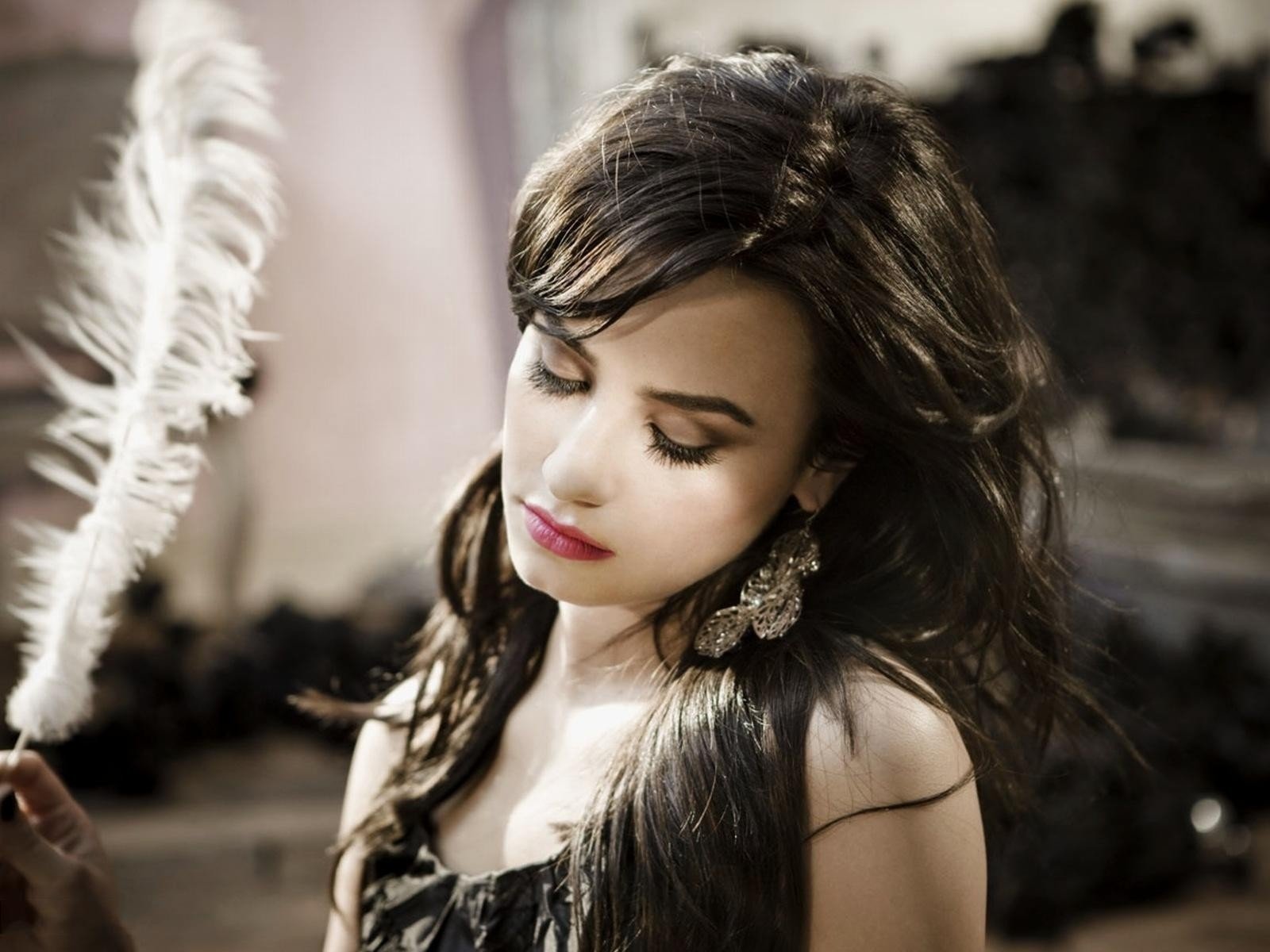 Best Demi Lovato wallpaper ID:467346 for High Resolution hd 1600x1200 PC