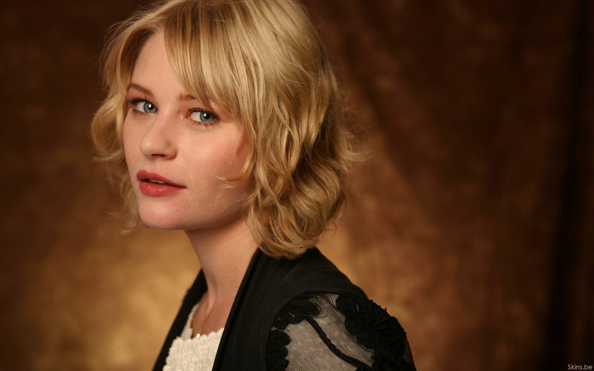 Awesome Emilie De Ravin free background ID:232252 for hd 1920x1200 PC