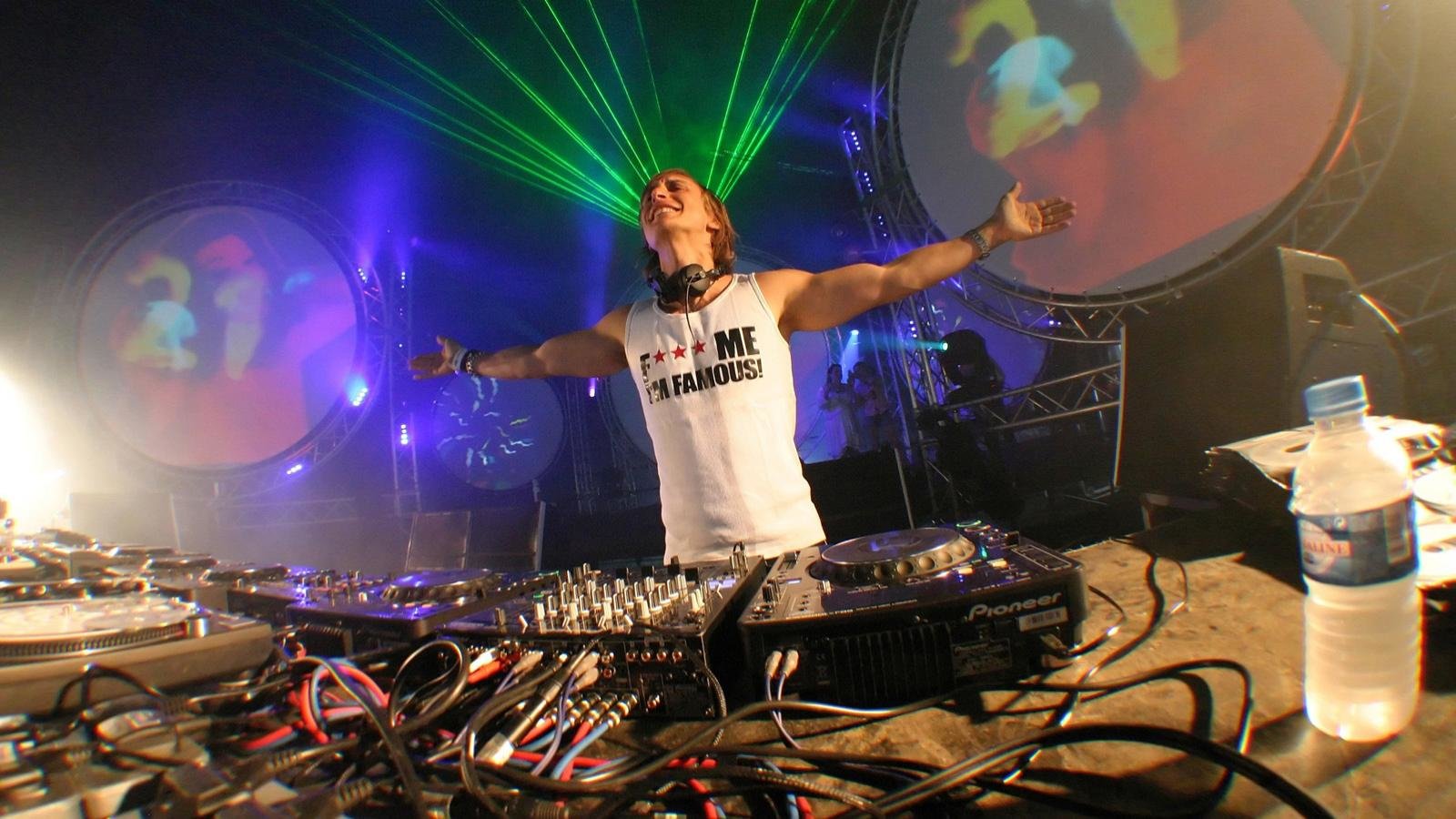 Awesome DJ free wallpaper ID:433338 for hd 1600x900 PC