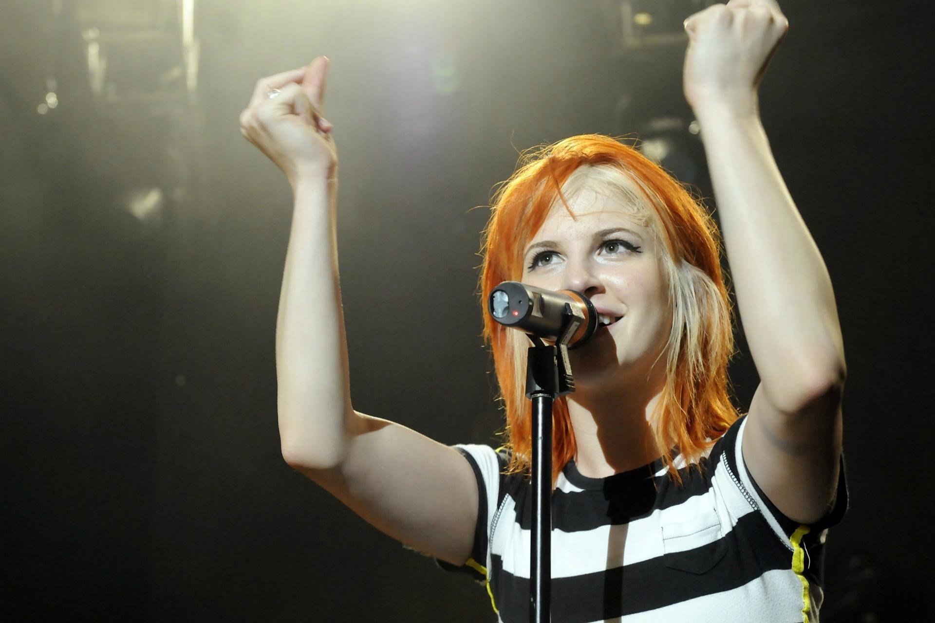 Download hd 1920x1280 Hayley Williams desktop background ID:59296 for free
