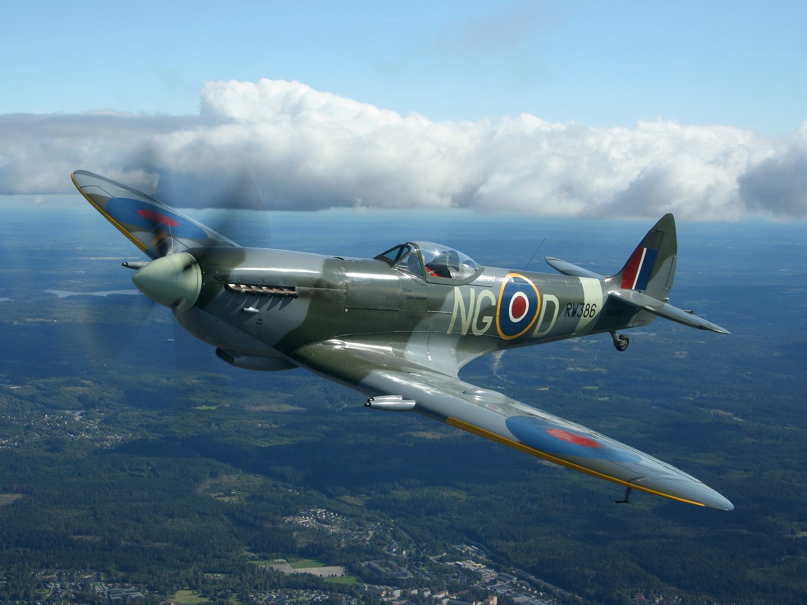 Awesome Supermarine Spitfire free background ID:390915 for hd 1600x1200 PC