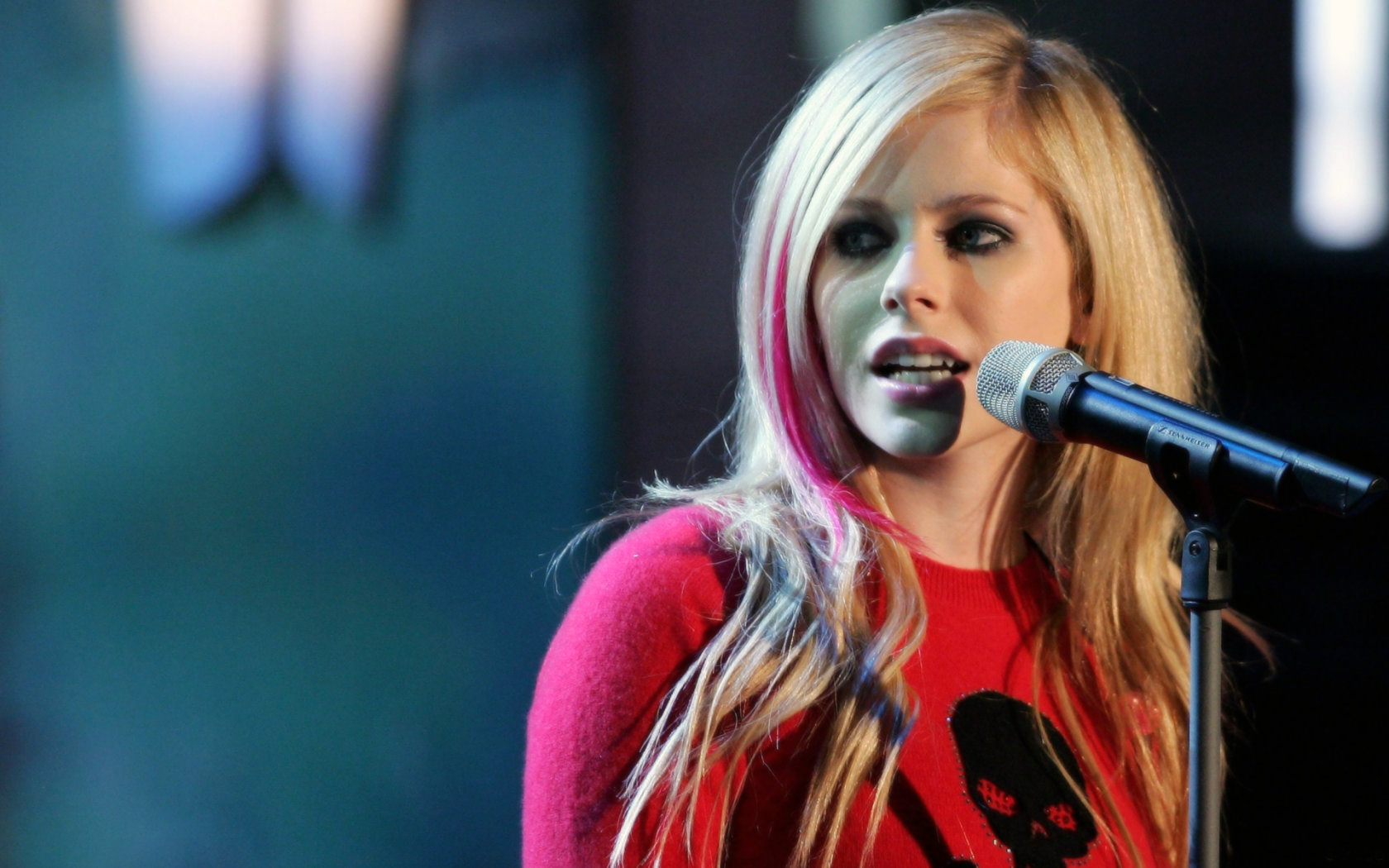 Awesome Avril Lavigne free wallpaper ID:71309 for hd 1680x1050 desktop