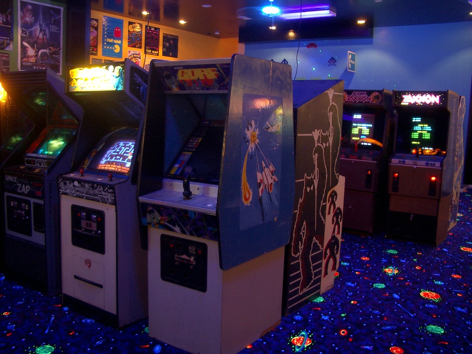 Free download Arcade wallpaper ID:411146 hd 1600x1200 for computer