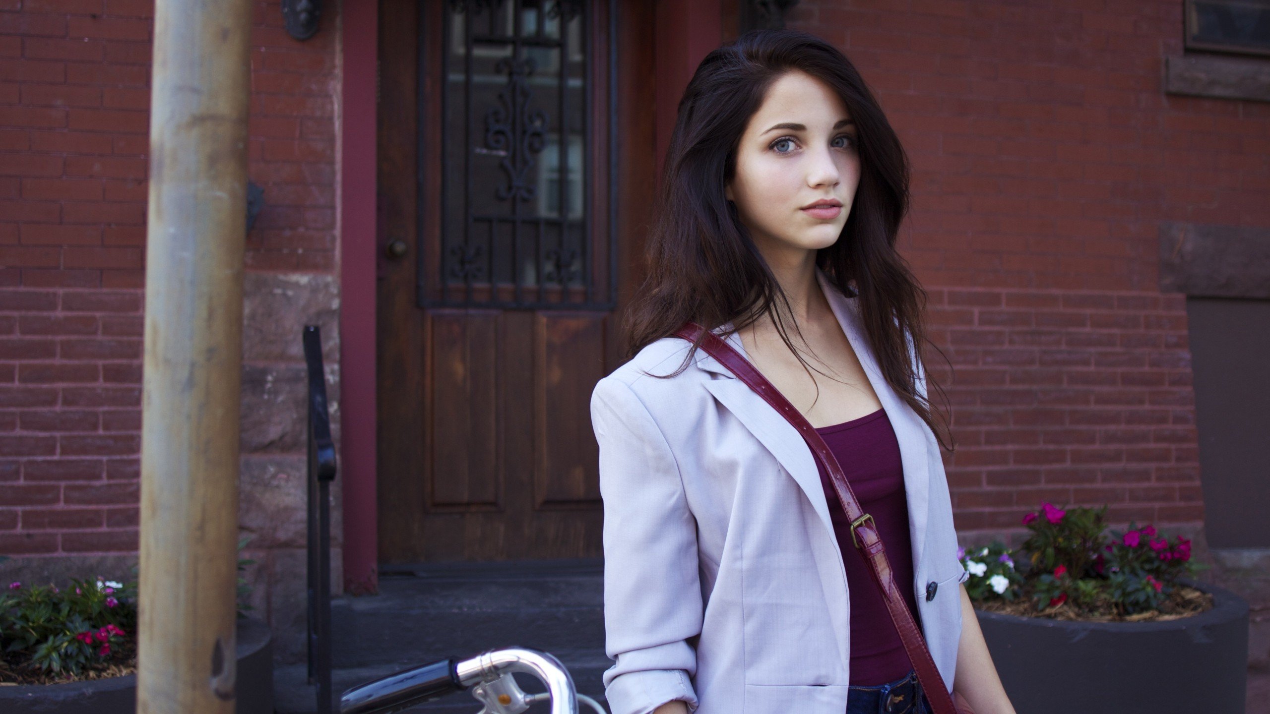 Download hd 2560x1440 Emily Rudd computer wallpaper ID:155265 for free