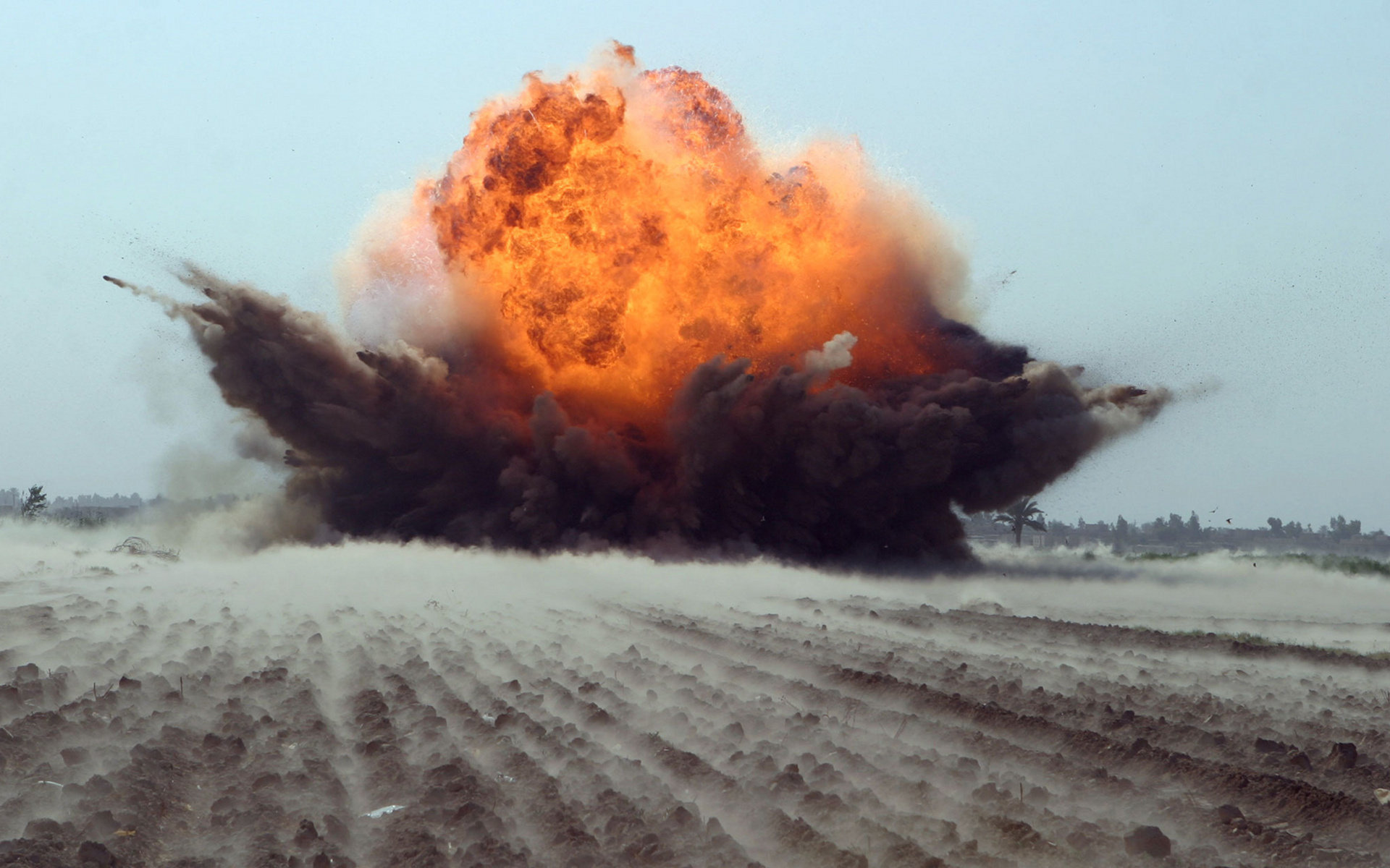 Free download Explosion Military wallpaper ID:409965 hd 1920x1200 for PC
