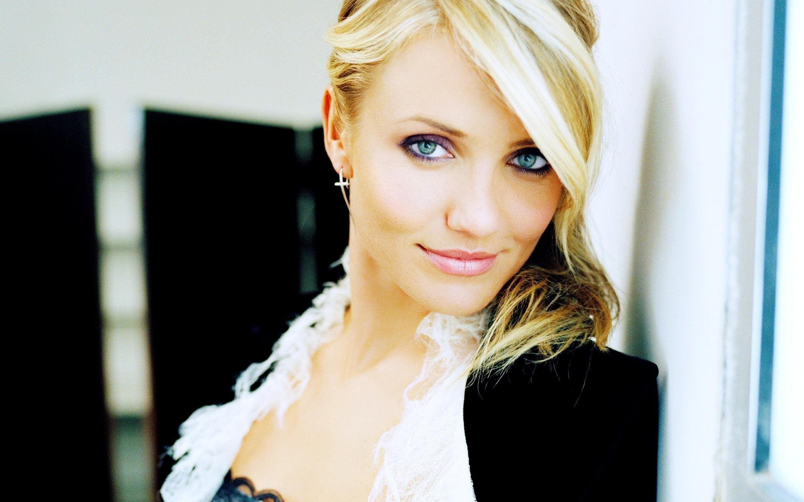 Download hd 2560x1600 Cameron Diaz PC wallpaper ID:129718 for free