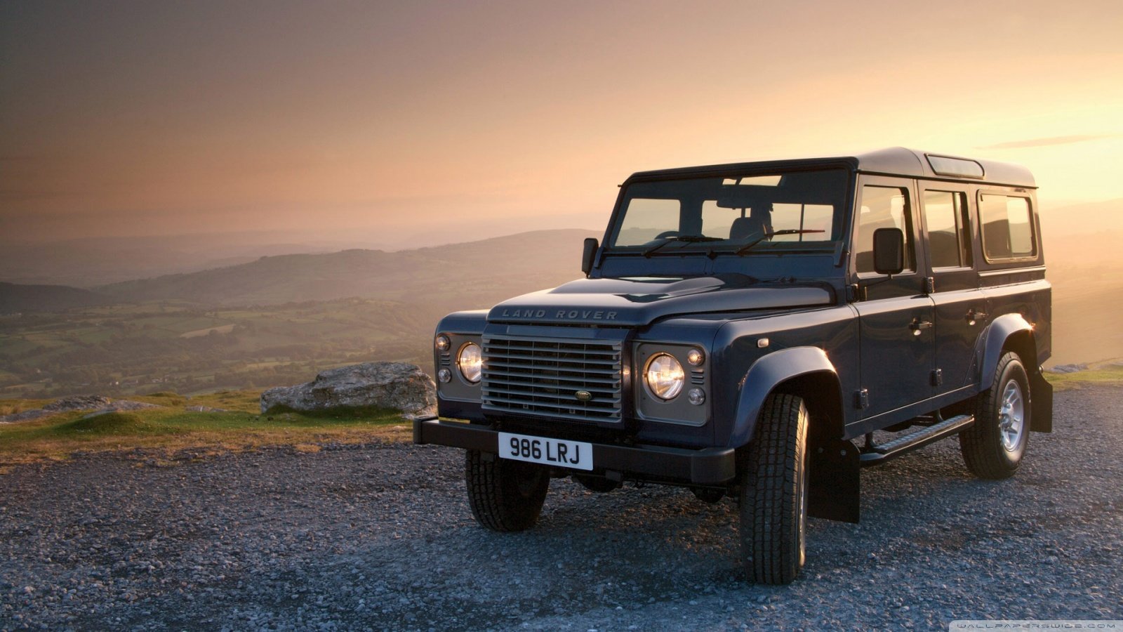 Download hd 1600x900 Land Rover Defender computer wallpaper ID:307773 for free