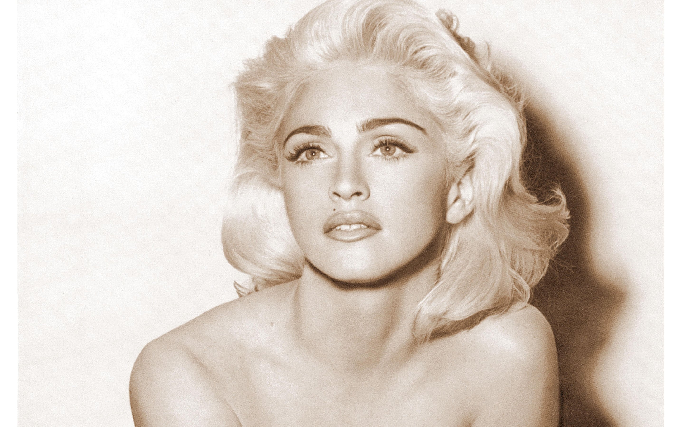 Best Madonna wallpaper ID:335006 for High Resolution hd 2880x1800 PC