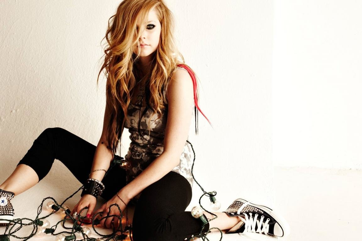 Free Avril Lavigne high quality wallpaper ID:71298 for hd 1152x768 PC