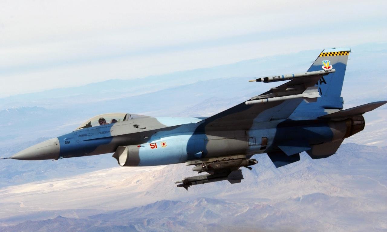 Awesome General Dynamics F-16 Fighting Falcon free background ID:175156 for hd 1280x768 desktop