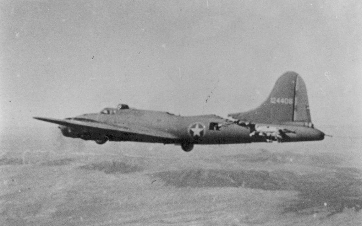 Free download Boeing B-17 Flying Fortress background ID:214155 hd 1152x720 for PC