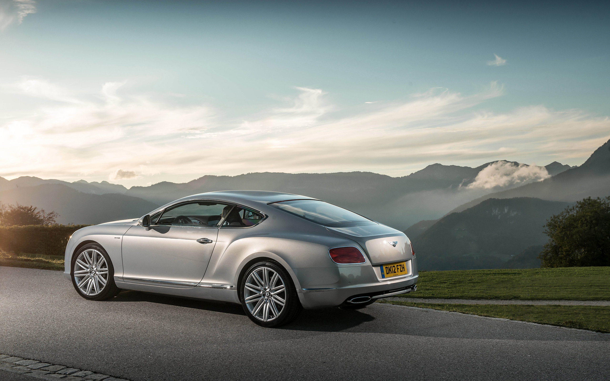 Download hd 2560x1600 Bentley Continental GT PC wallpaper ID:465105 for free