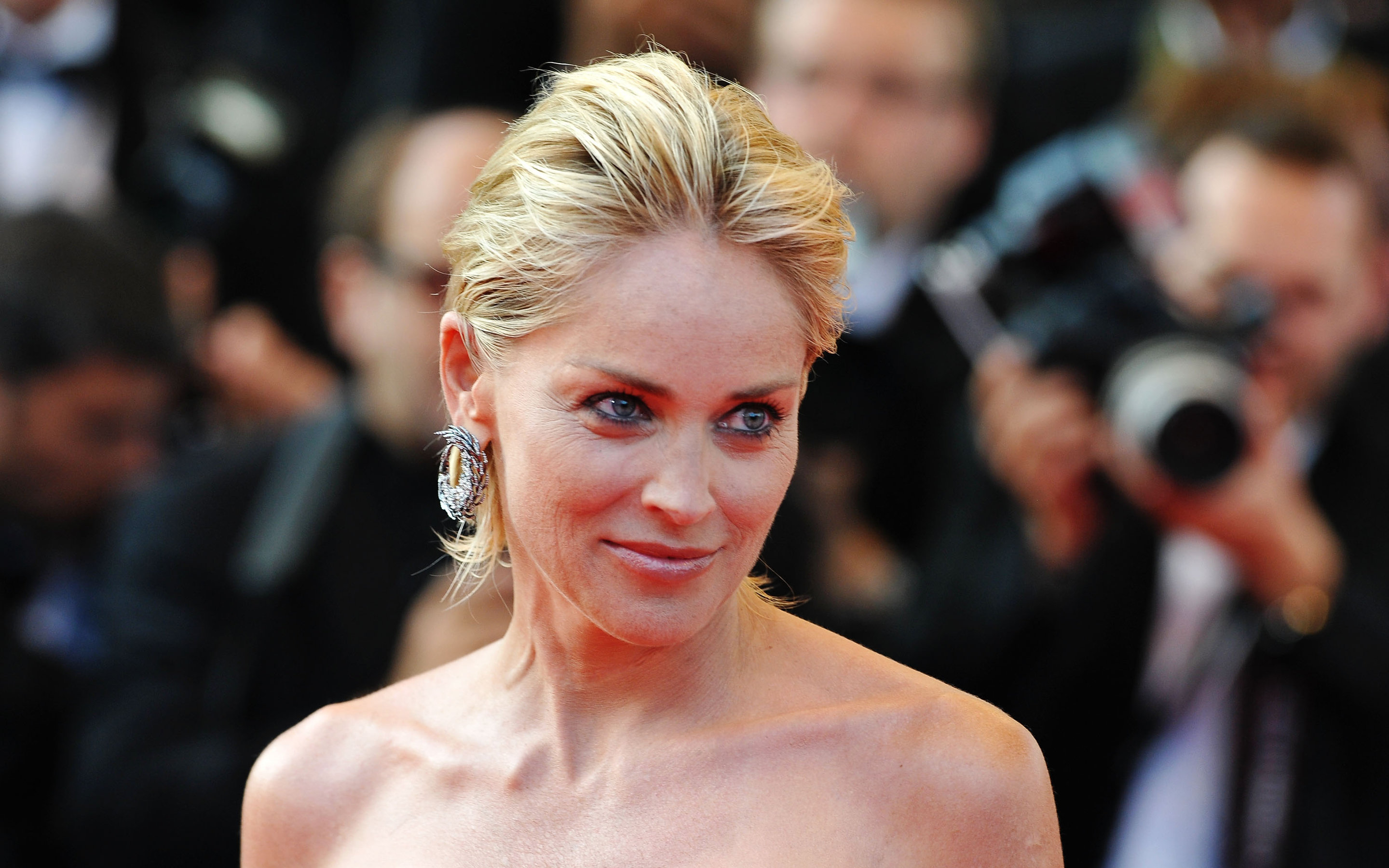 Free download Sharon Stone wallpaper ID:54677 hd 2880x1800 for PC
