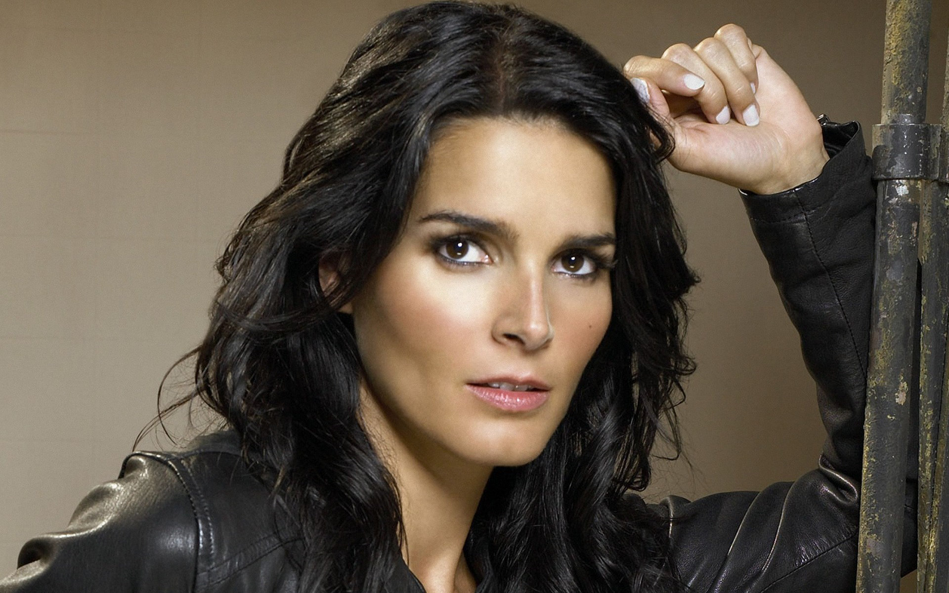 Awesome Angie Harmon free wallpaper ID:349293 for hd 1920x1200 computer