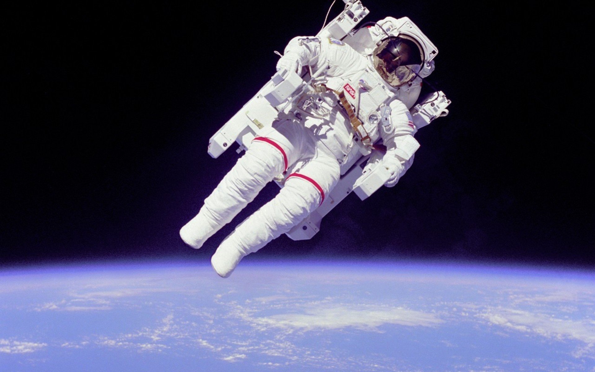 Free download Astronaut wallpaper ID:101527 hd 1920x1200 for computer