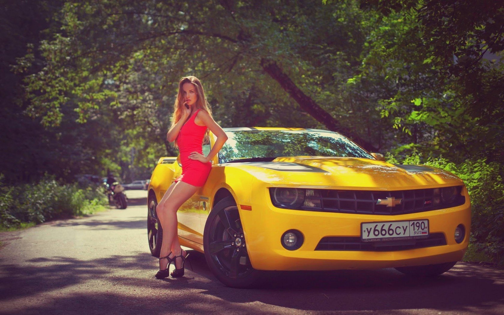 Free download Girls and Cars background ID:219139 hd 1680x1050 for desktop