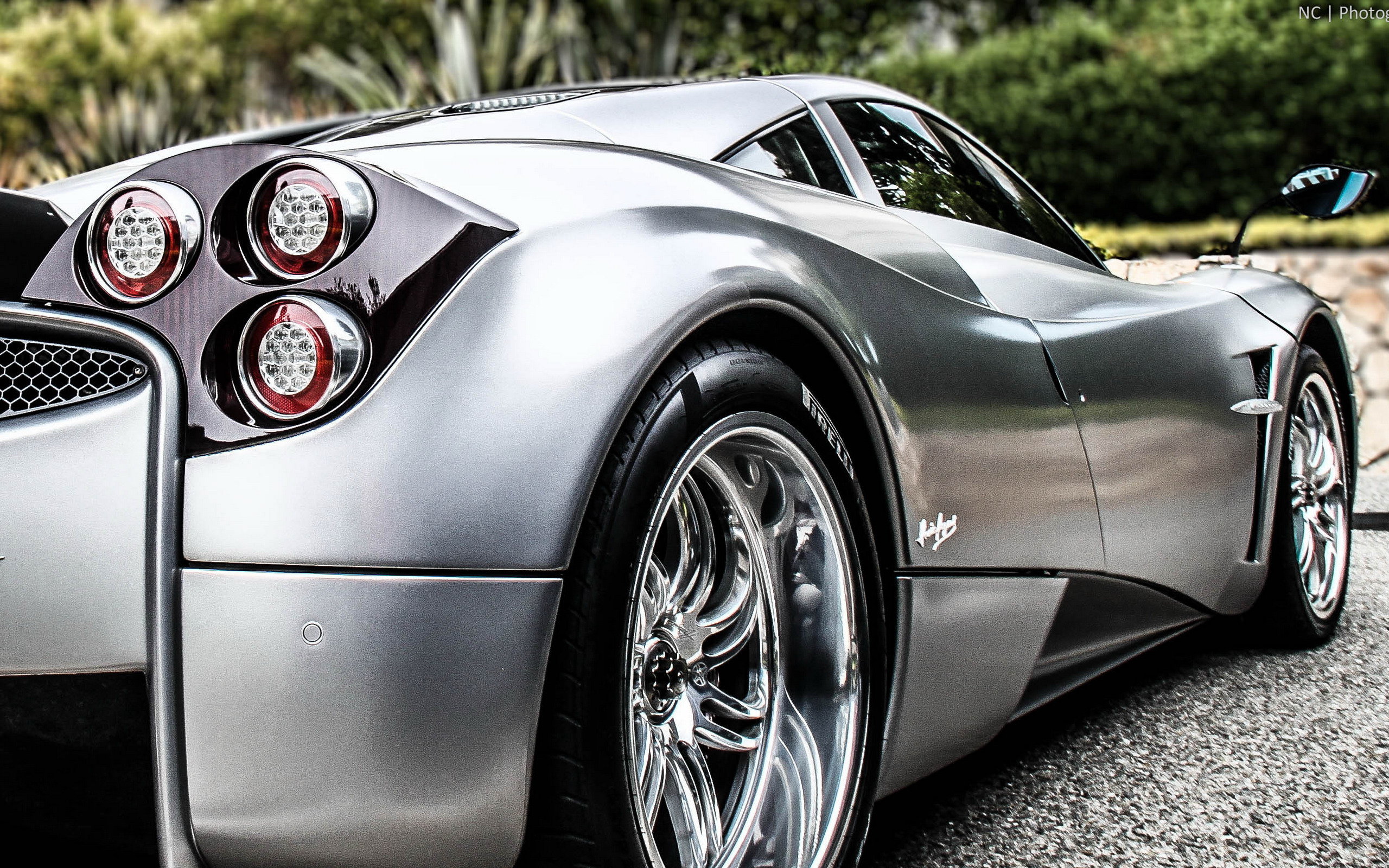 Free download Pagani Huayra background ID:160202 hd 2560x1600 for PC