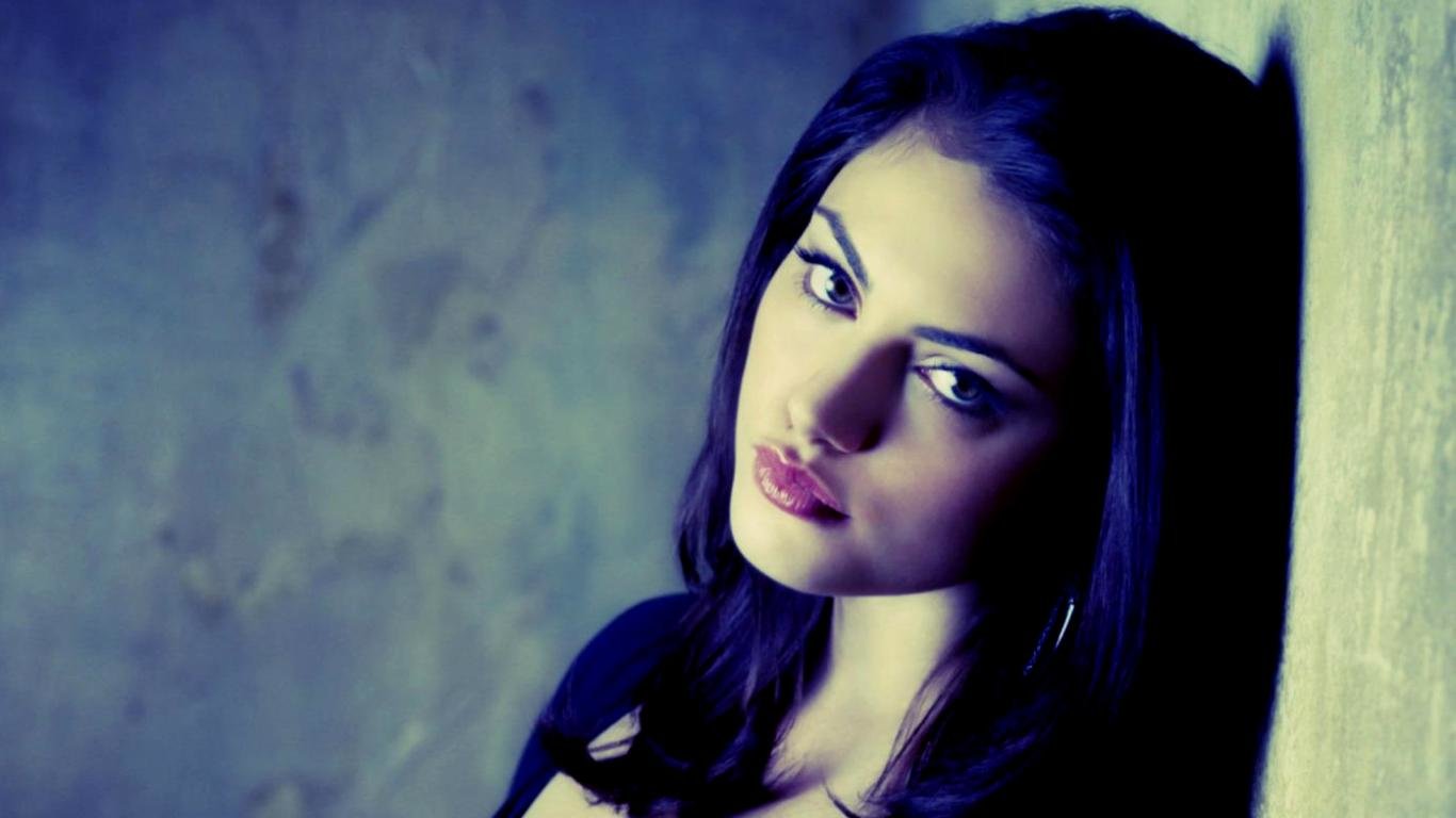 High resolution Phoebe Tonkin 1366x768 laptop background ID:318617 for computer