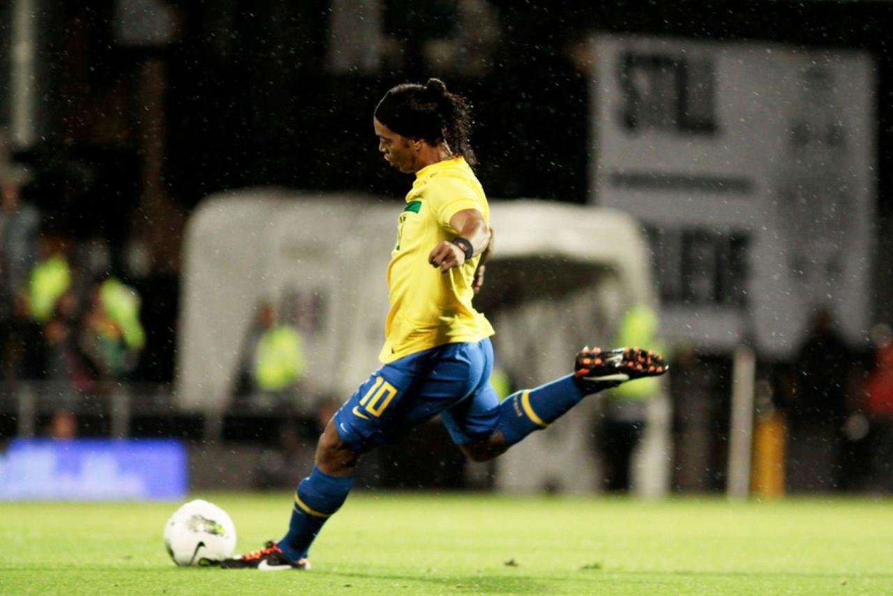 Awesome Ronaldinho free background ID:282589 for hd 1280x854 computer