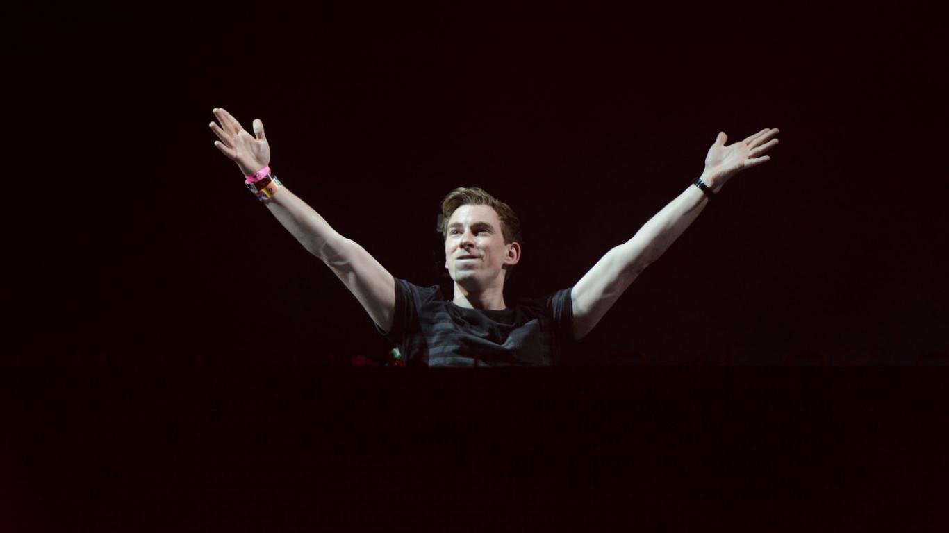Download 1366x768 laptop Hardwell computer background ID:164482 for free