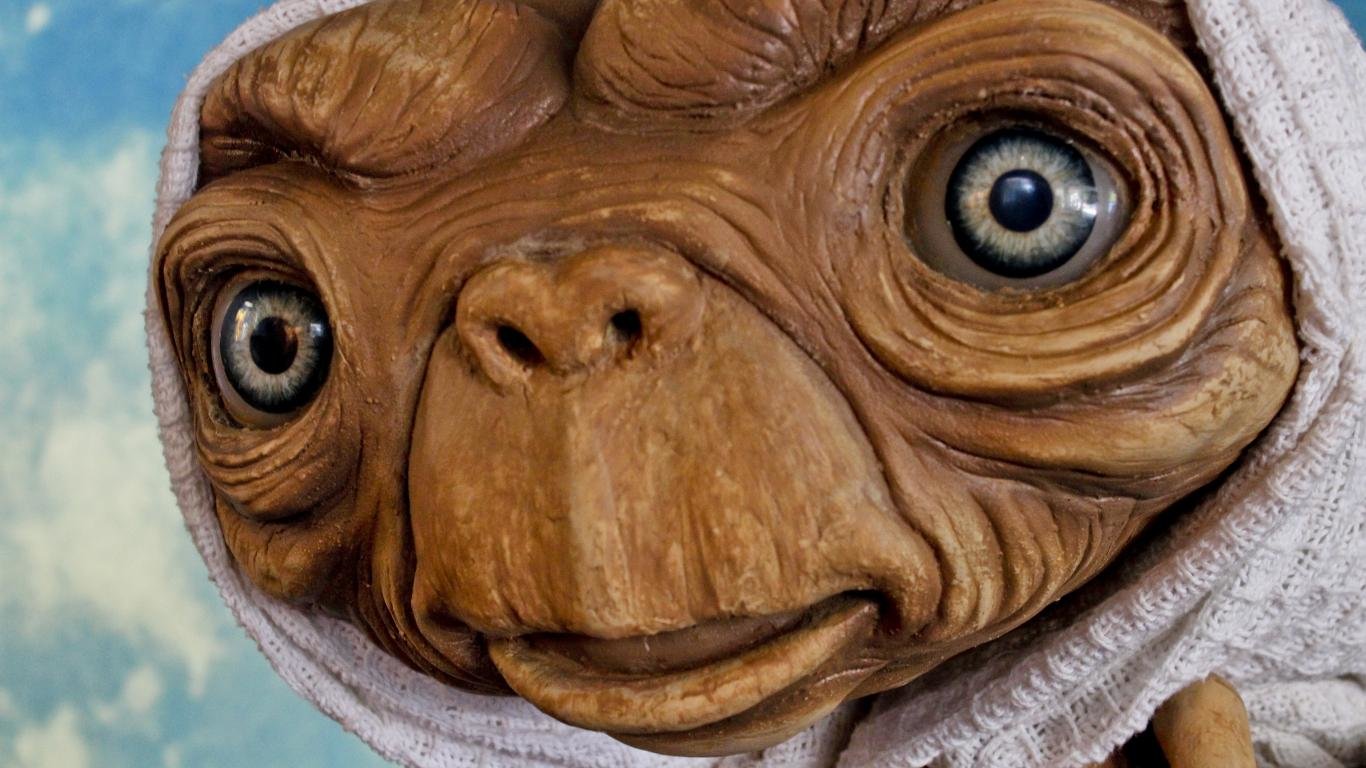 Free E.T. The Extra-Terrestrial high quality background ID:47089 for hd 1366x768 computer