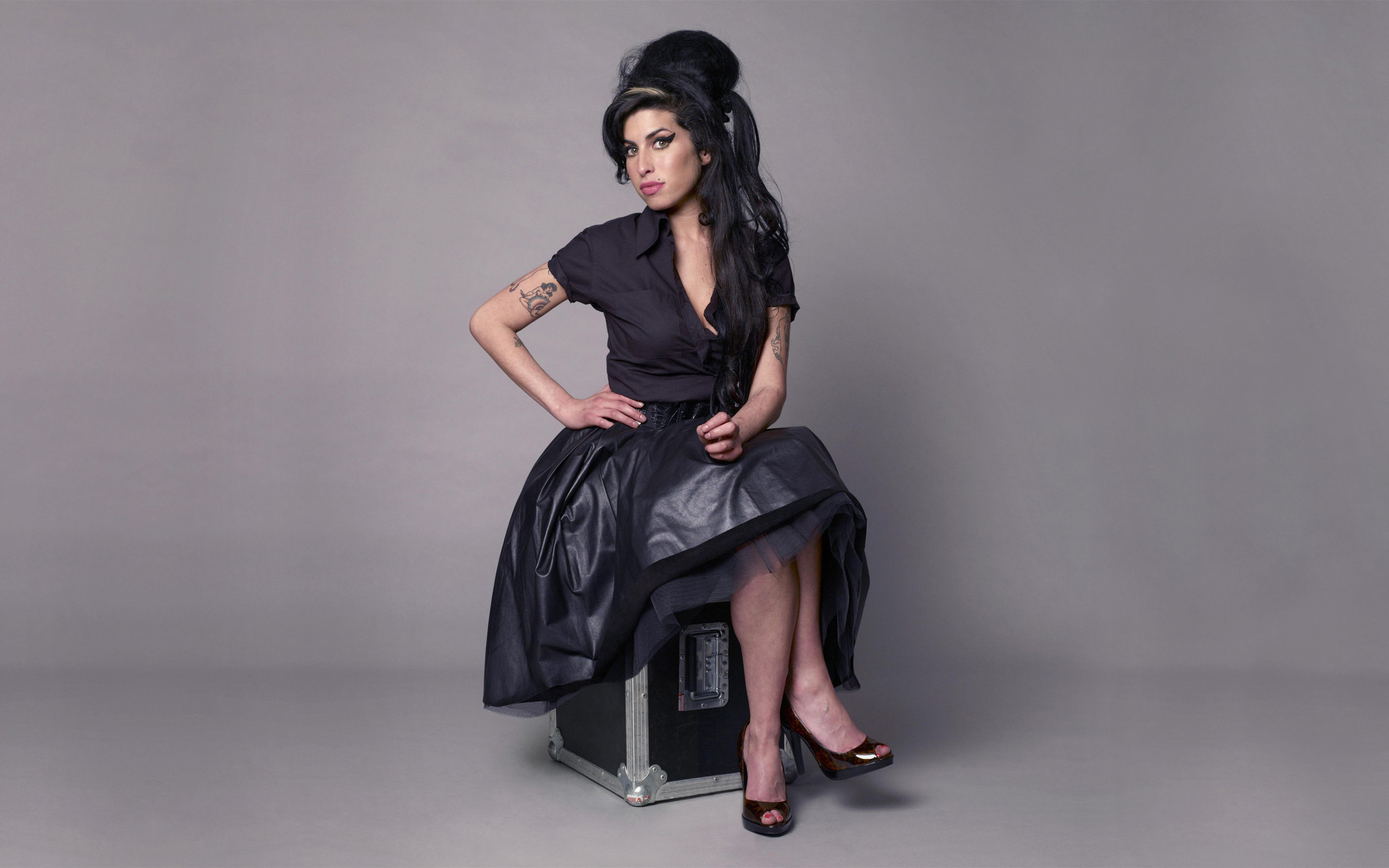 Awesome Amy Winehouse free wallpaper ID:62202 for hd 2560x1600 computer