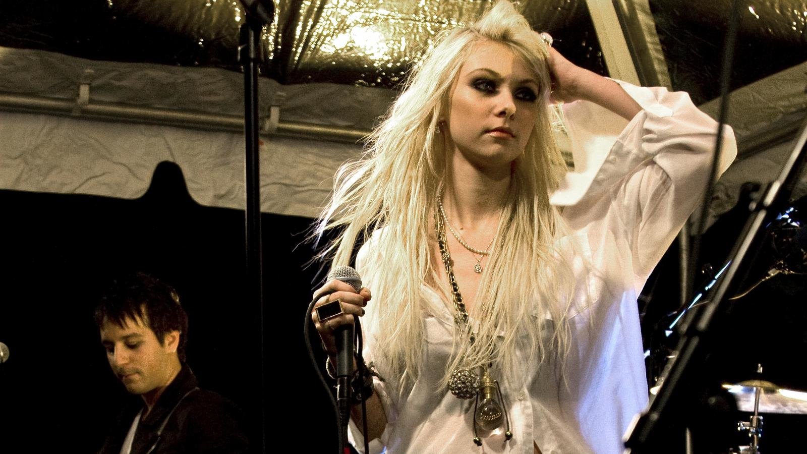 Best Taylor Momsen background ID:244223 for High Resolution hd 1600x900 computer