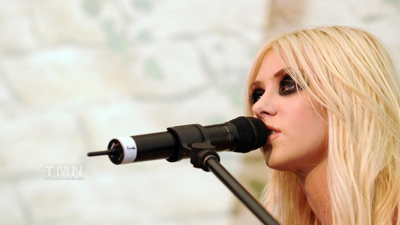 High resolution Taylor Momsen hd 1600x900 wallpaper ID:244222 for computer