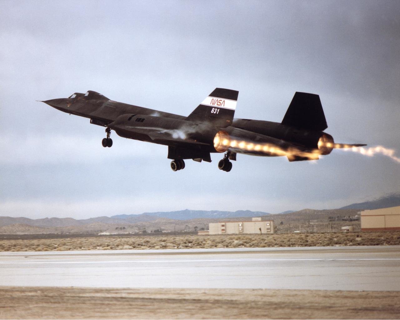 Best Lockheed SR-71 Blackbird background ID:96987 for High Resolution hd 1280x1024 desktop