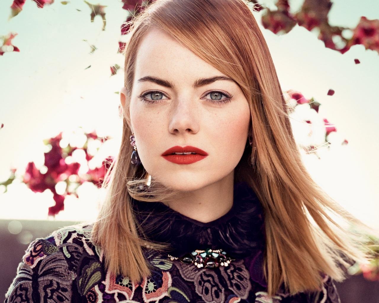 Awesome Emma Stone free background ID:196310 for hd 1280x1024 desktop
