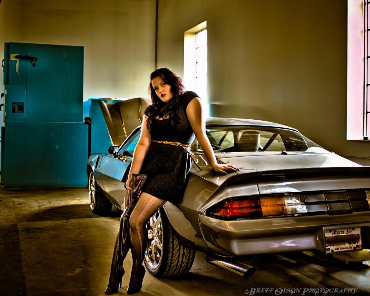 High resolution Girls and Cars hd 1280x1024 background ID:219312 for desktop